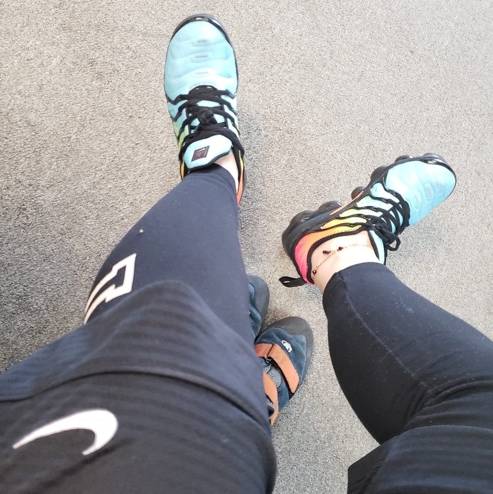 Meet your Posher, Dee